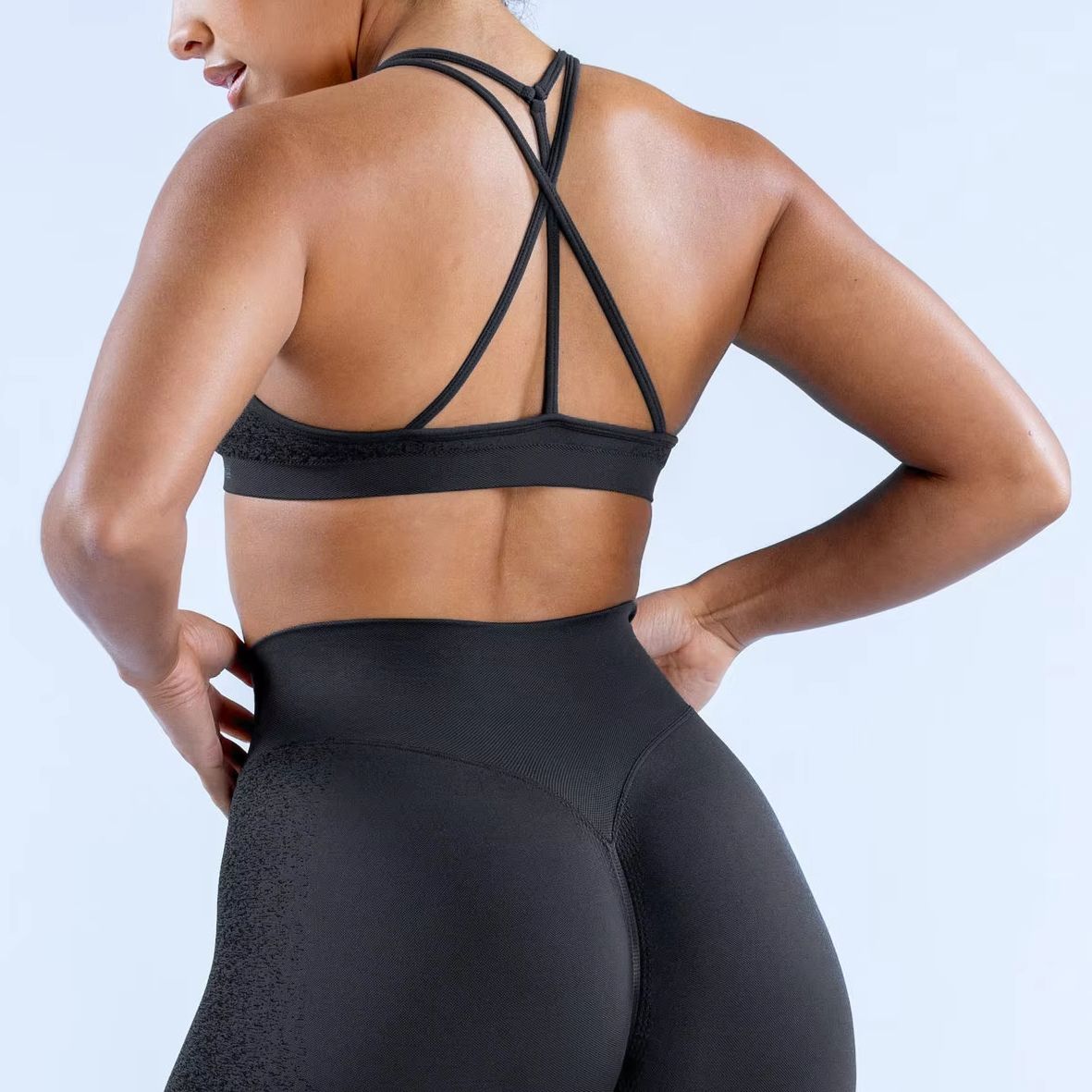 لا الشعارات إشعال الصليب عودة  - مراجعة Ignite Yoga Fitness وسعره